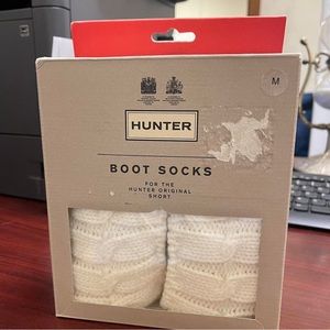 Hunter SHORT BOOT socks in cream/off white color. New in box, never worn.